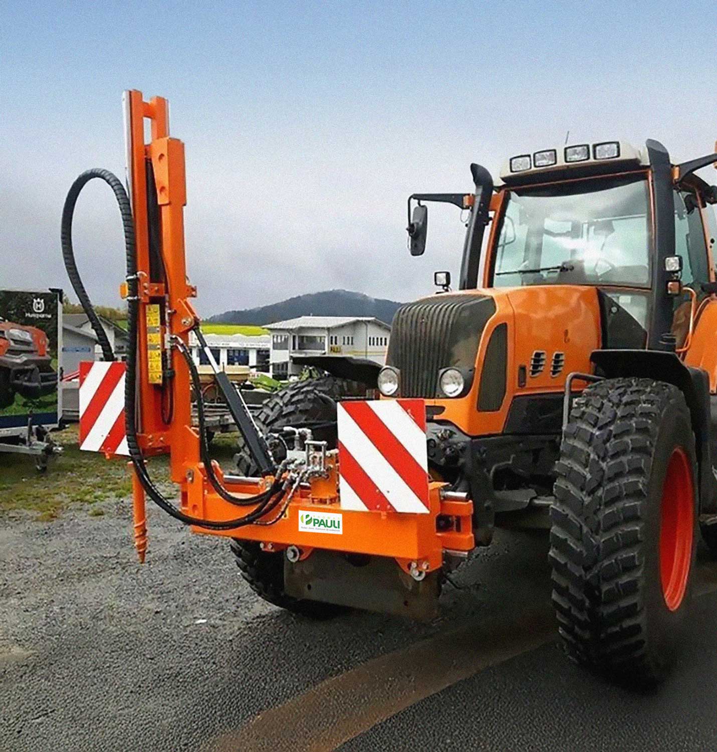 Schneestangenbohrgeraet-Traktor